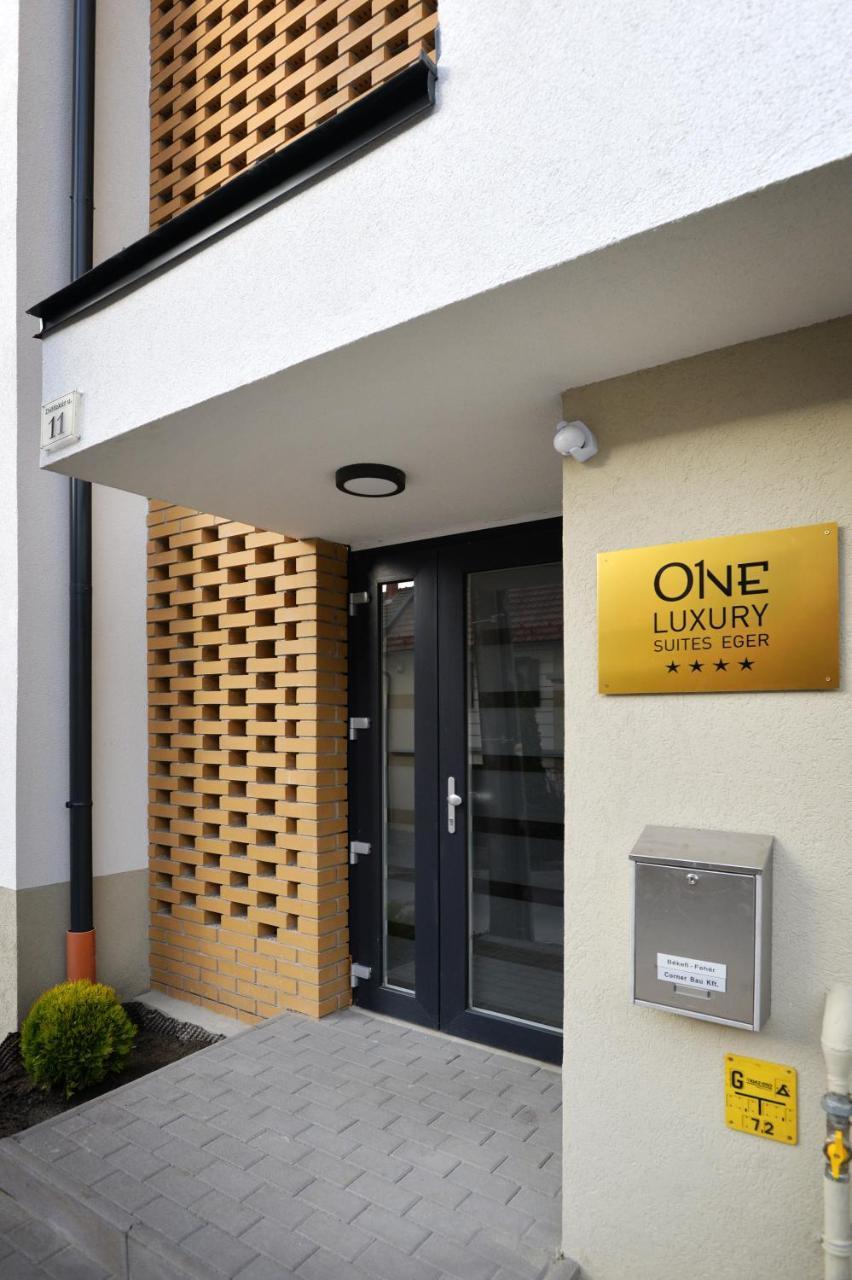 One Luxury Suites エゲル エクステリア 写真