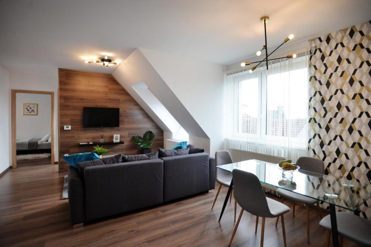 One Luxury Suites エゲル エクステリア 写真